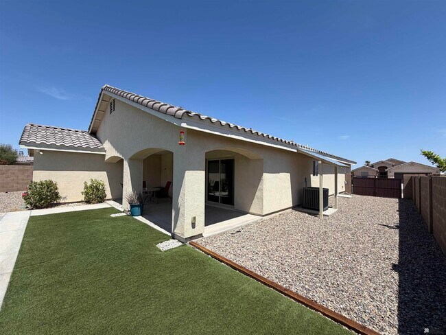 Building Photo - 12625 E 48th Dr