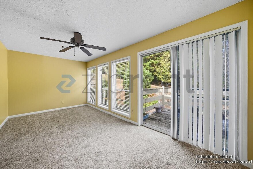 Building Photo - 1206 Riverview Dr