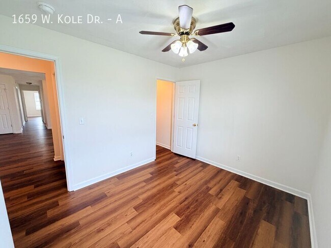 Building Photo - 1659 W Kole Dr