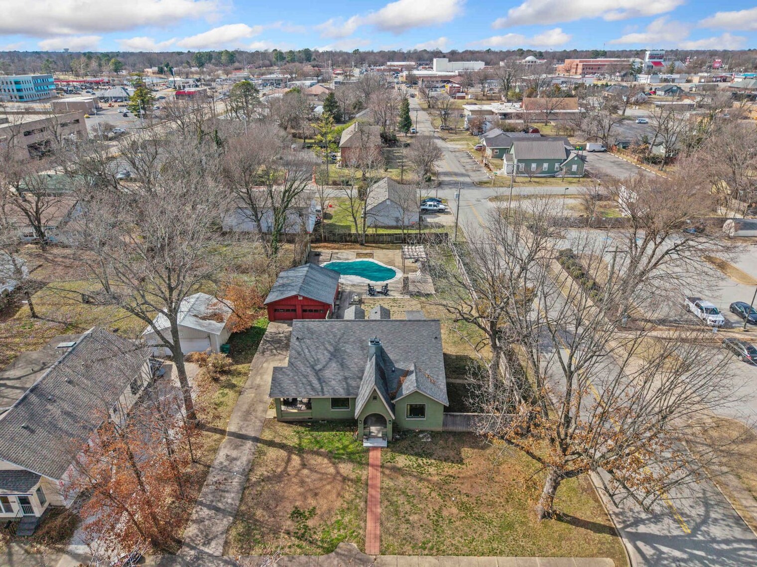 Building Photo - 302 S Shiloh St