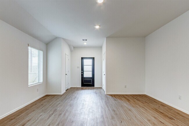 Building Photo - 1942 Foxtail Crk Ct