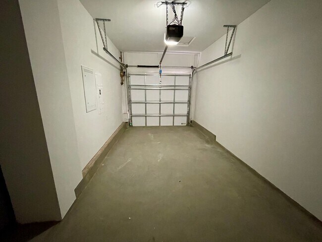 Building Photo - 2 Bedroom Townhome Available in BRAND NEW ...