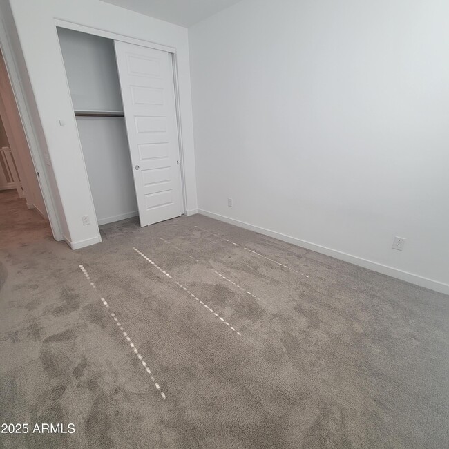 Building Photo - 4077 S Sabrina Dr