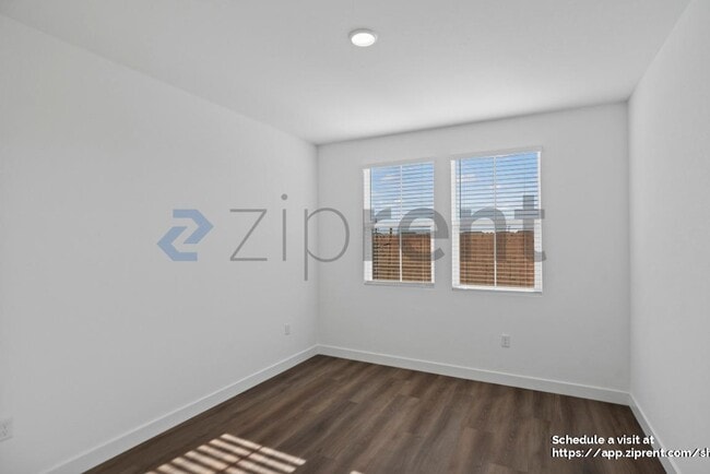 Building Photo - 426 Gold Coast Rd