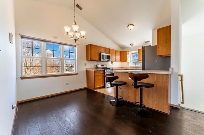 Building Photo - 2503 Sheehan Dr