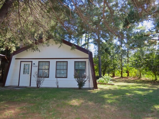 Building Photo - Bullard - Modest 2 Bedroom House on Tree-Shaded Lot
