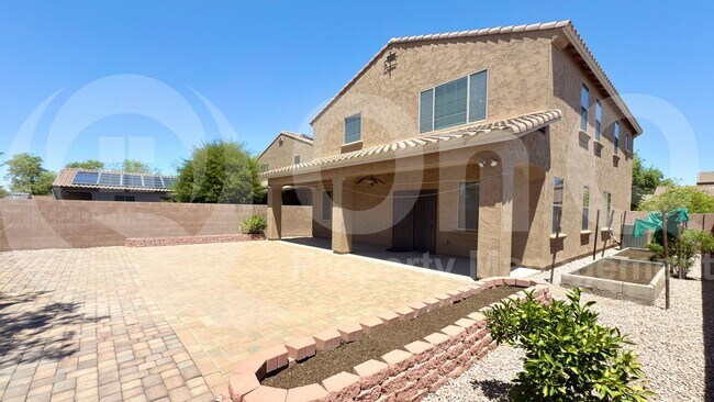 Building Photo - 730 N Robins Way