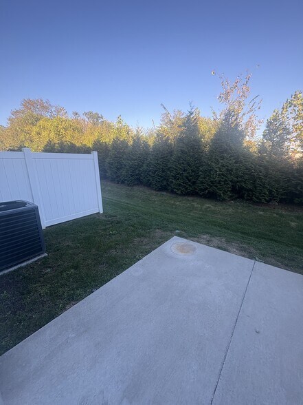 Building Photo - 106 Brighton Ln