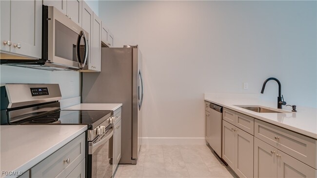 Building Photo - 4604 SW 8th Ct