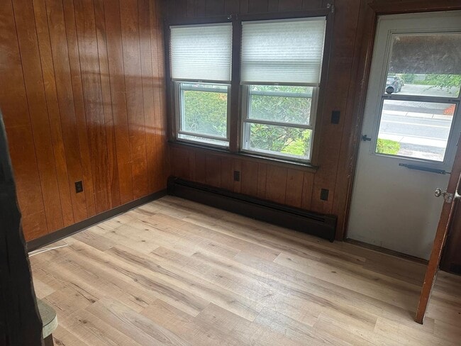 Building Photo - Updated Norwood 1st Floor Unit | Bright, S...
