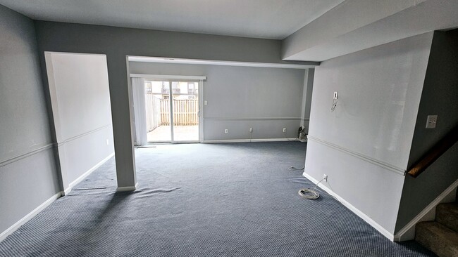 Building Photo - 4502 King Edward Ct