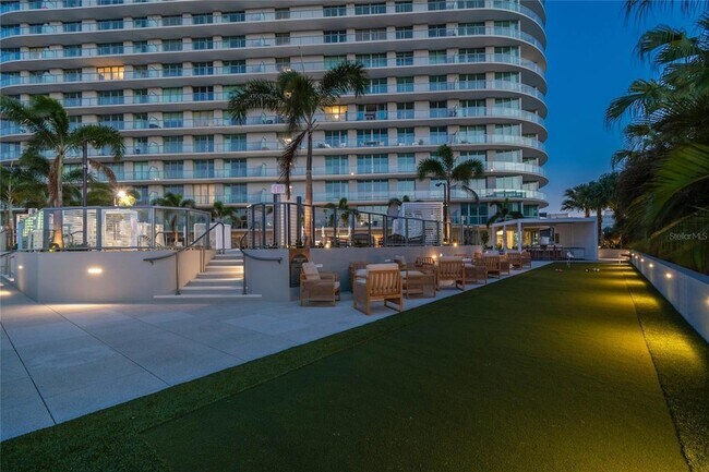 Building Photo - 400 Central Ave