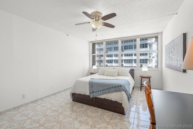 Building Photo - 1825 S Ocean Dr