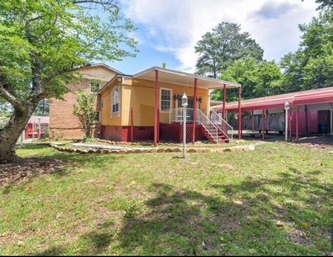 Building Photo - 2970 Armstrong Dr