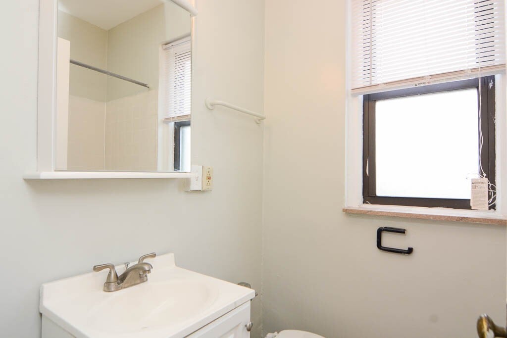 Building Photo - 3824 N Fremont