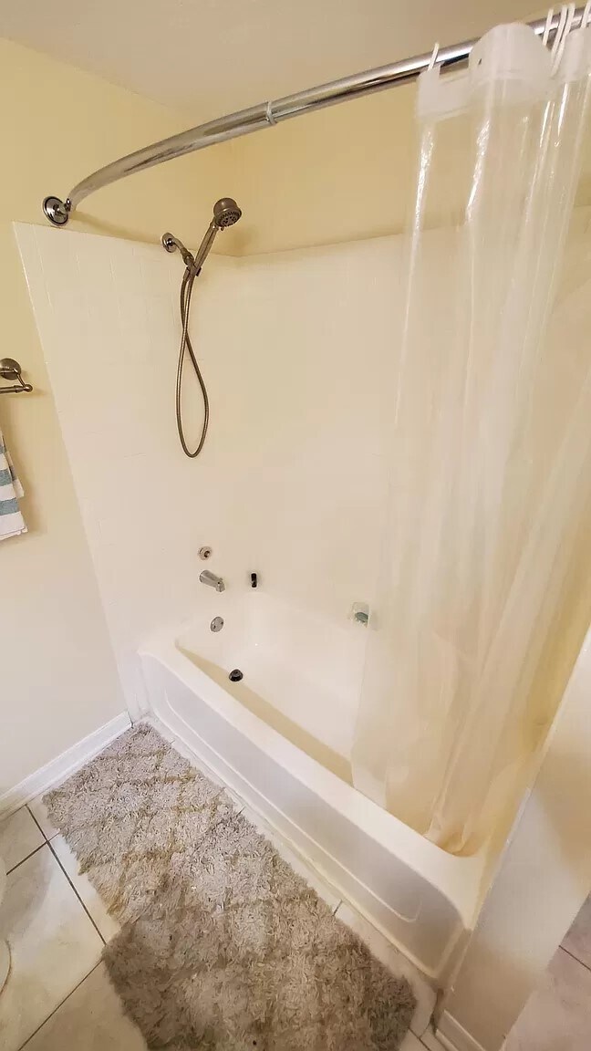 Building Photo - 12233 Armenia Gables Cir