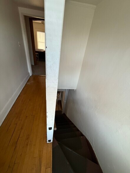 Building Photo - 134 Niagara St