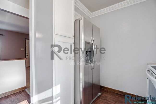 Building Photo - 4005 Peregrine Rd