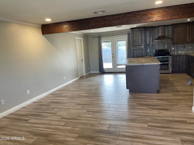 Building Photo - 3511 E Greenway Ln