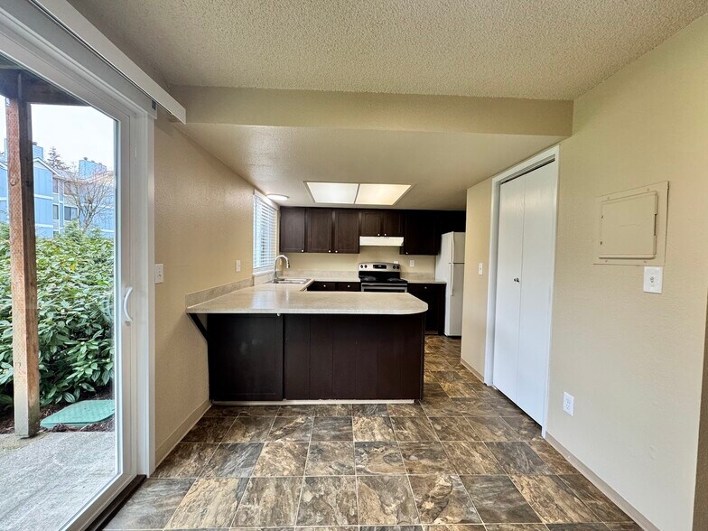 Building Photo - 5026 S 58th St