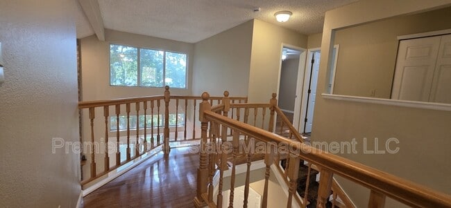 Building Photo - 572 W Jamison Pl