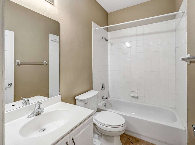Building Photo - Well-Maintained 3-Bedroom Townhouse in Botanica | 1-Car Garage | Jupiter