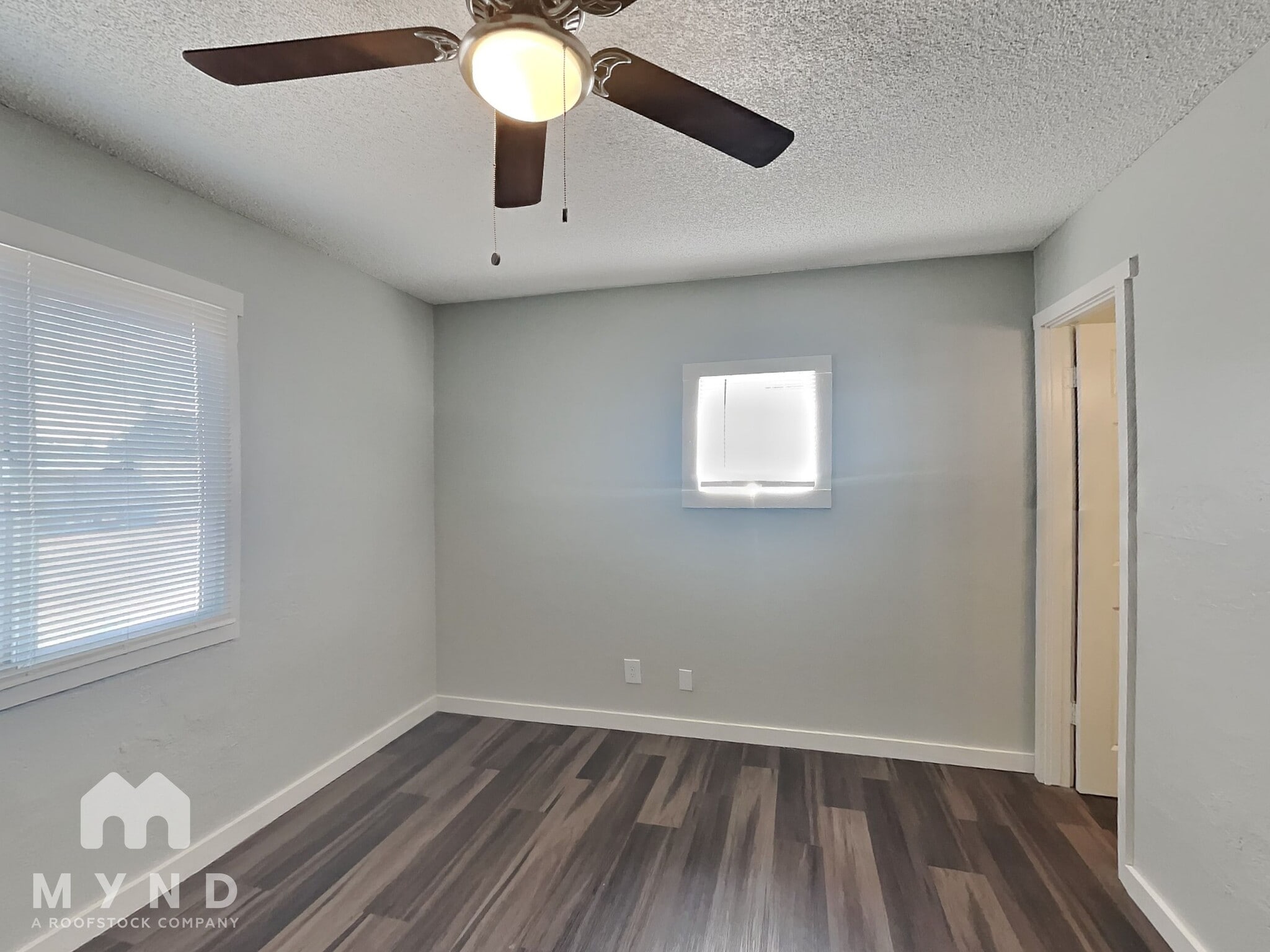 Building Photo - 5650 S 46th Pl