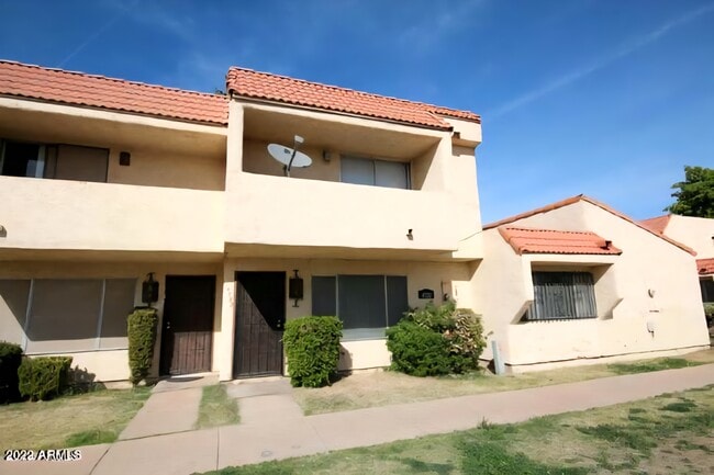 Primary Photo - 4722 W Rose Ln