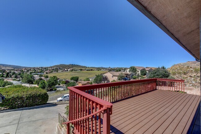 Building Photo - Large 3 bedroom 2 bathroom home in Prescott