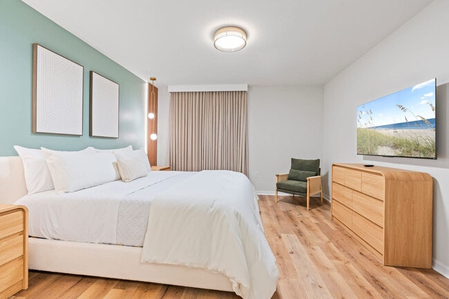 Building Photo - 15996 Cape Coral Lp