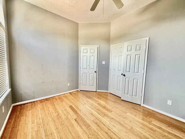Building Photo - 8815 Champion Springs Cir