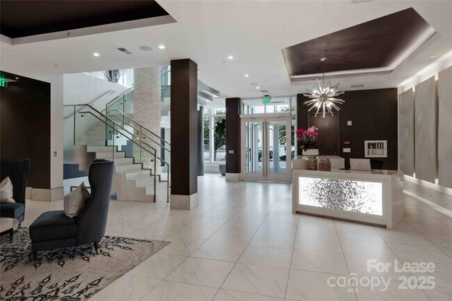 Building Photo - 225 S Poplar St