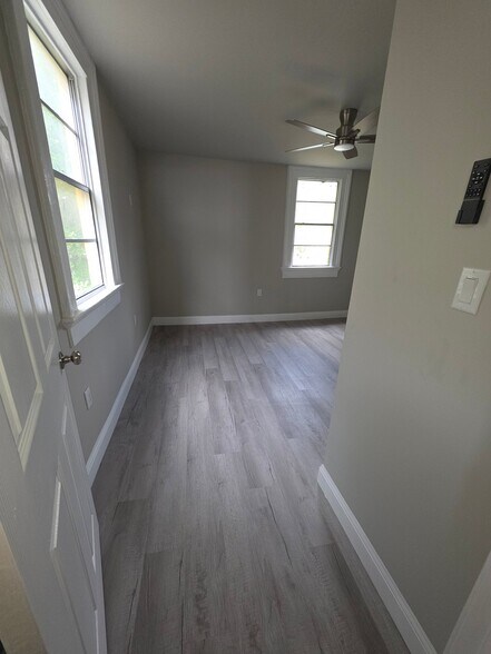 Building Photo - 1547 Chippewa St