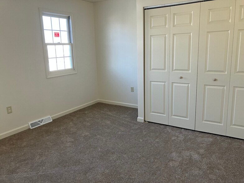 Building Photo - 166 Northwood Ct