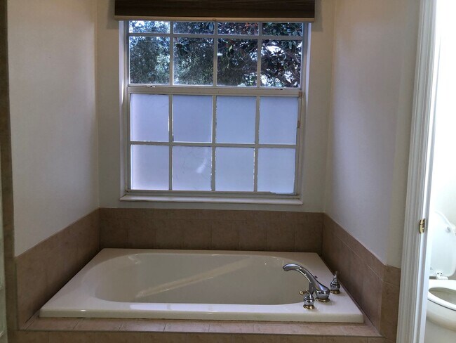 Building Photo - Osprey, FL 4BR/3BA Single Family Pool Home