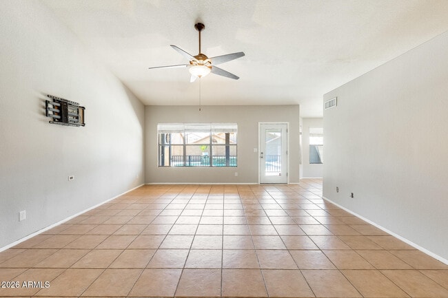 Building Photo - 2545 E Granite View Dr