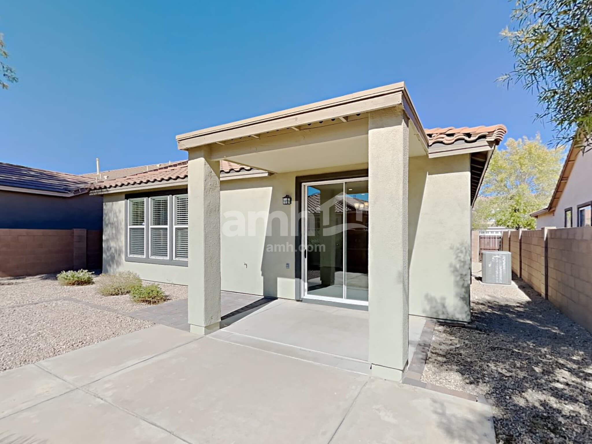 Building Photo - 221 W Vuelta Friso