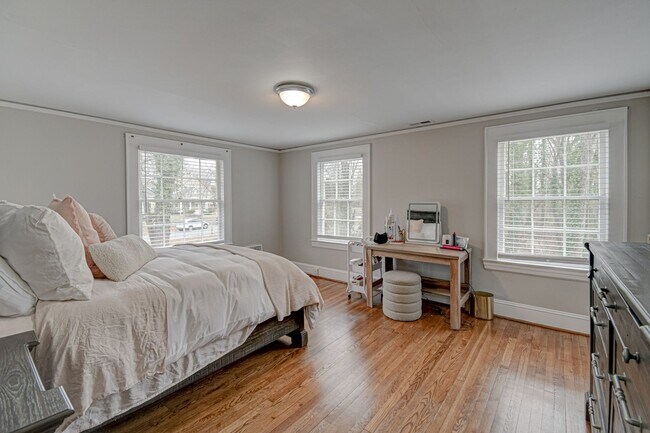 Primary Photo - 139 Rosedale Cir