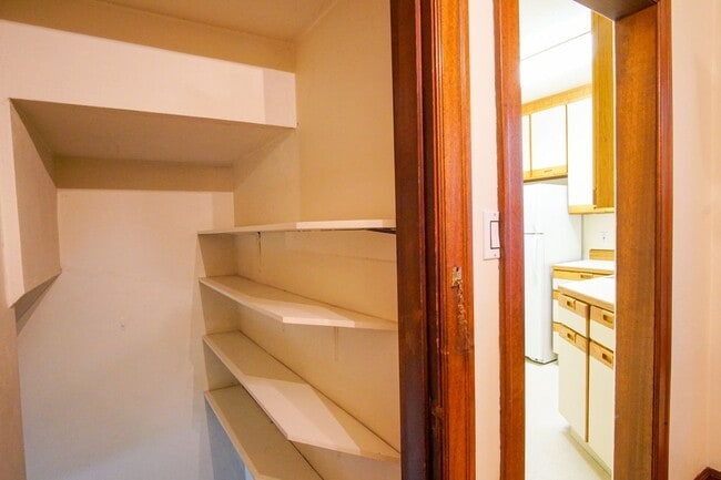 Building Photo - *Winter Specials* 1931 West Hills Two Bedroom Townhouse Available Now!