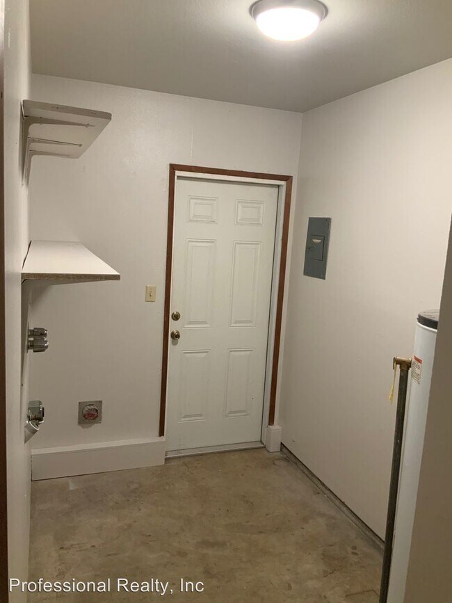 Building Photo - 140 Shell Ln