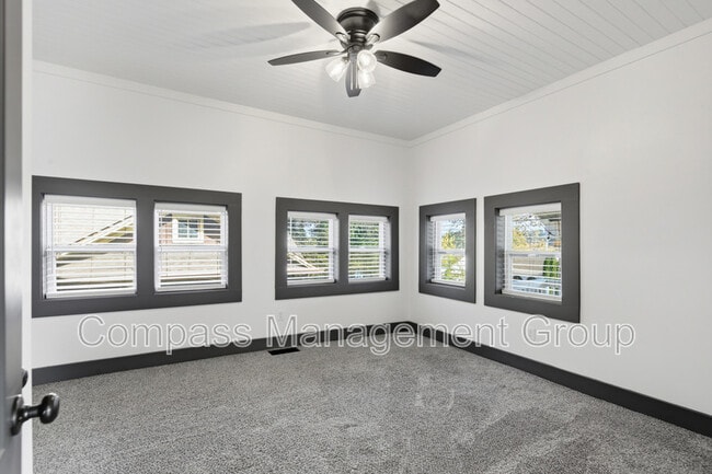 Building Photo - 3227 E 5th Ave