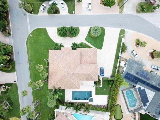 Building Photo - 3340 Hibiscus Dr W
