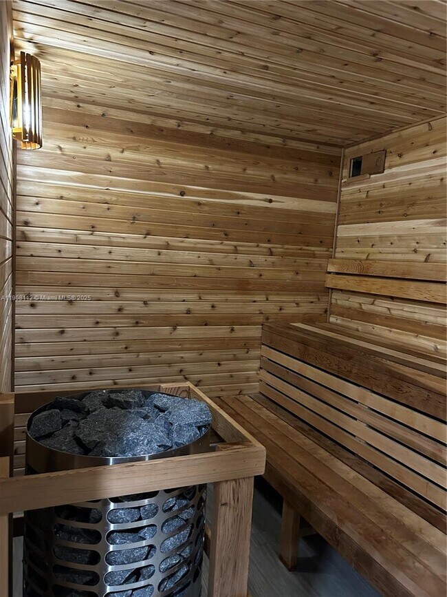 Building Photo - 16909 N Bay Rd