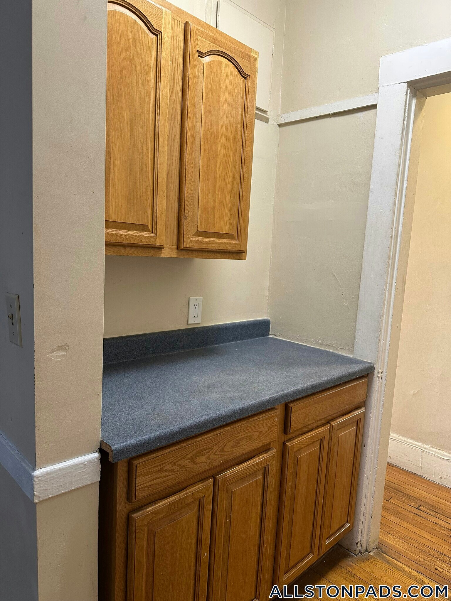 Building Photo - 192 Kelton St