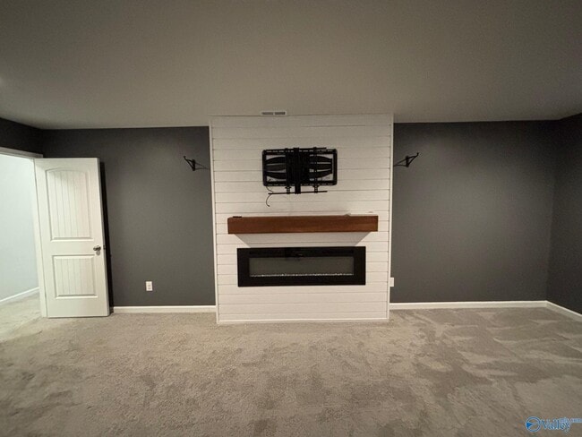 Building Photo - 212 Oracle Cir