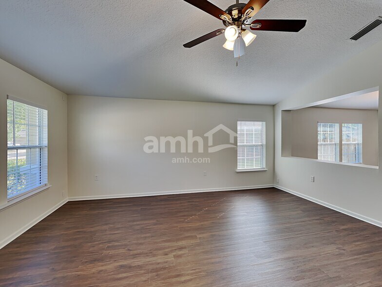 Building Photo - 3071 Bent Bow Ln