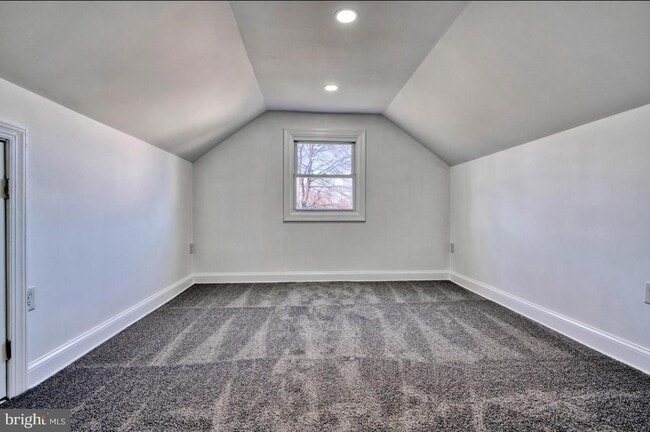 Building Photo - 701 Platinum Ave