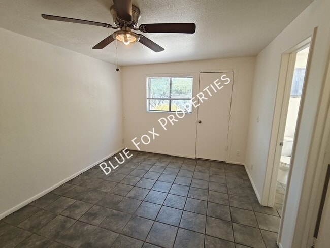 Building Photo - 275 E Norma Ln