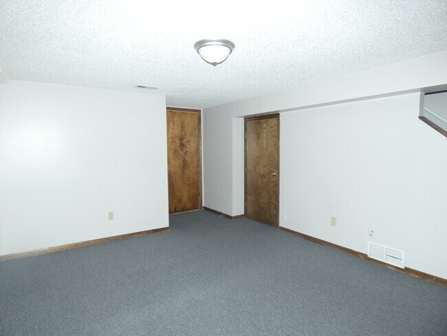 Building Photo - Beautiful Duplex in Gladstone, MO!