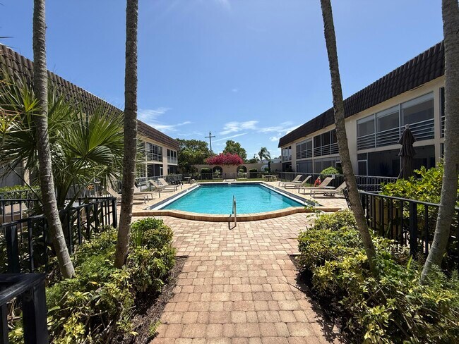 Building Photo - 342 Southwind Dr